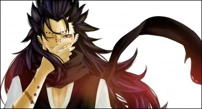 Je suis un chasseur de dragon de l'acier et appartenait autrefois à la guilde des Phantom Lord. Je suis tombé amoureux de Levy en entrant à Fairy Tail. Qui suis-je ?