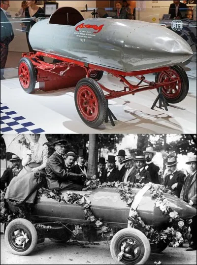 Lettre « V » pour « Voiture » !
Le 29 avril 1899, à Achères, un record est établi ! Monsieur Camille Jenatzy dépasse pour la première fois dans l'histoire automobile la vitesse de 100 km/h à bord de sa voiture, « la jamais contente » !
Quelle était la particularité de cette voiture ?