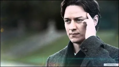 Maintenant qu'on a parlé de ce qui se passe à l'extérieur on va parler de ce qui se passe à l'intérieur de la tête de Lune ; comment s'appelle la personne qui parle dans sa tête ?