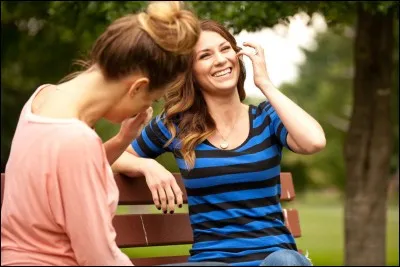 En entrant dans la bibliothèque, avec qui Lune pense-t-elle devenir amie ?