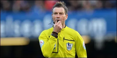 Loi 11 : Hors-jeu.
Que doit faire l'arbitre sur une action où un attaquant loyalement positionné tire vers le but, le gardien détournant le ballon en direction d'un autre attaquant, qui était hors-jeu au moment du 1er tir, reprend le ballon de la tête et marque ?