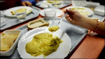 Vous allez à la cantine, au menu c'est purée d'épinards. Un élève ne la mange pas car il n'aime pas.