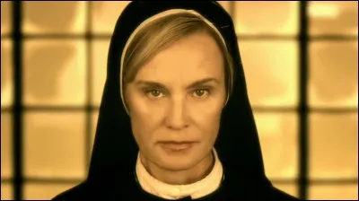 Quel est le nom de Soeur Jude (Jessica Lange) ?