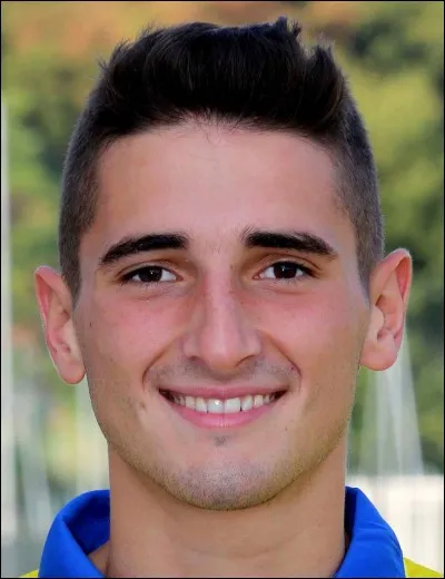 Quel est le nom de ce joueur évoluant de milieu de terrain à la Juventus ?