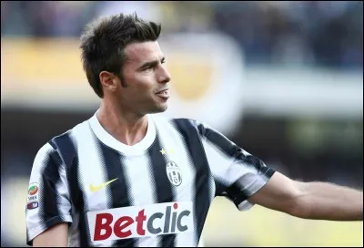 Connaissez-vous ce joueur de football ?