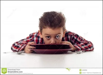 Frédéric boit sa soupe.