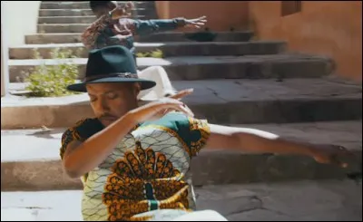 Combien de fois le mot "frérot" est-il répété lors du refrain ?