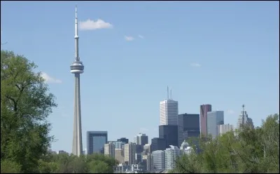 Dans quelle ville se trouve la tour CN ?