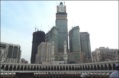 Dans quel pays se trouve les tours Abraj Al Bait ?