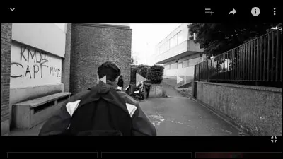 A qui les PNL faisaient-ils référence en écrivant leur nom sur le mur, dans la partie 4 lors du flashback en noir et blanc, où l'on voit Masha Django et Naha jeune se battre contre trois garçons ?