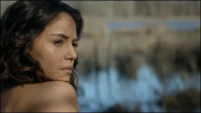 Combien de vies a Rayna Cruz ?