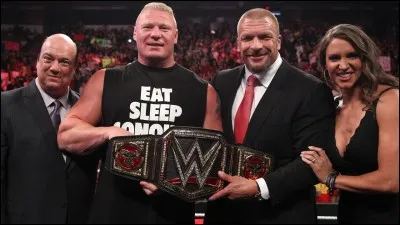 Qui est le champion du monde des poids lourds de la WWE ?