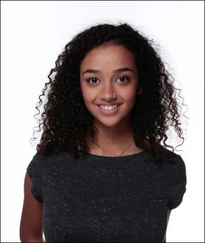 Comment s'appelle cette finaliste de "The Voice" ?