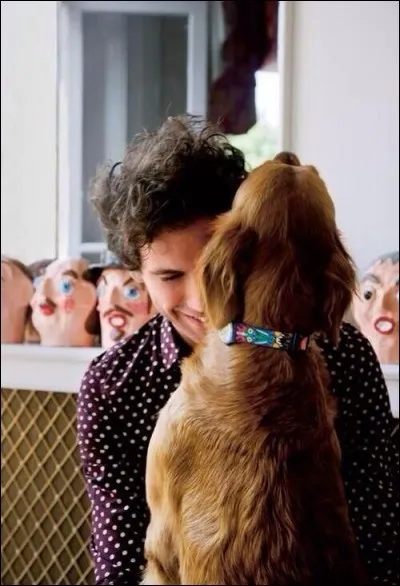 Comment s'appelle sa chienne ?