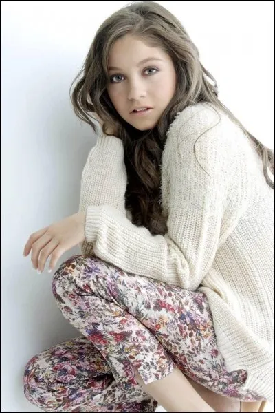 A-t-elle une chaîne YouTube ?