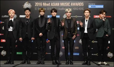 Comment se nomme l'agence japonaise des Monsta X ?