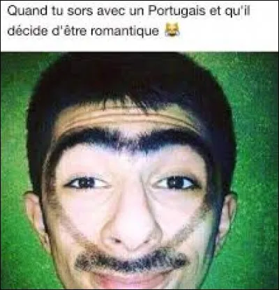 Qu'est-ce que deux Portugaises à 4 pattes sur le sol ?