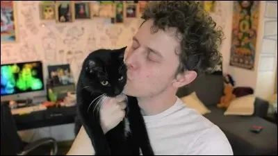 Comment s'appelle son nouveau chat ?