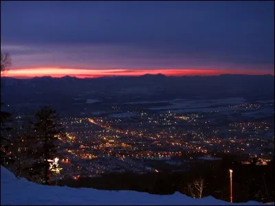 Ioujno-Sakhalinsk se situe ...