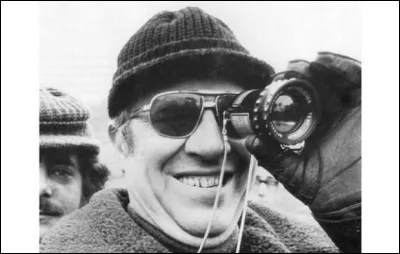 Ce diplômé de sciences politiques exerça le métier de journaliste avant de devenir l'assistant de Roberto Rossellini puis réalisateur. Il est connu pour ses westerns spaghettis.
Sergio Corbucci n'a pas réalisé  :