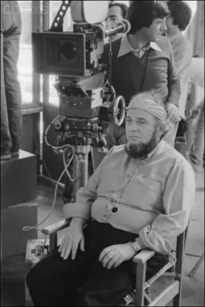 Il fit des études de vétérinaire, réalisa des documentaires ainsi que des films publicitaires avant de devenir producteur. Il se désignait lui-même comme un cinéaste du mauvais goût tant les sujets qu'ils abordaient étaient sulfureux. On se souvient d'un célèbre film ayant fait scandale à Cannes en 1973.
Marco Ferreri n'a pas réalisé  :