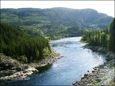 Qu'est-ce qui caractérise des tables gigognes ?