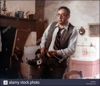 Dans un film qui sent la poudre !