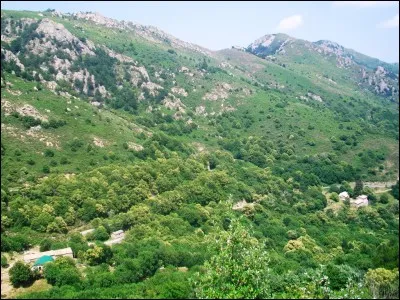 Parmi ces départements, lequel n'est pas frontalier de l'Ardèche ?