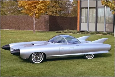 Je fus le produit de quel constructeur en C ?