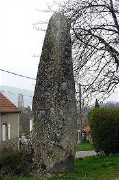 Je vous emmène en Saône-et-Loire voir le menhir de Charmeau à Broye. Nous serons en région ...