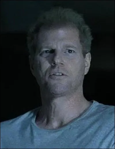 Qui reste avec Jenner et subit l'explosion ?