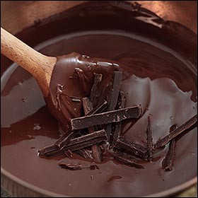 Le point de fusion du chocolat est légèrement inférieur à la température du corps humain.