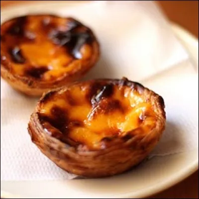 Un pastel de nata est une pâtisserie typique de la cuisine berbère.