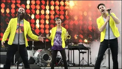 Qui a chanté "Safe and Sound" en 2013 ?