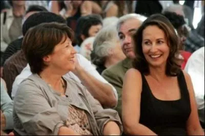 Un livre d'enqute dvoile les trucages du dernier Congrs du PS. De quoi s'agit-il ?