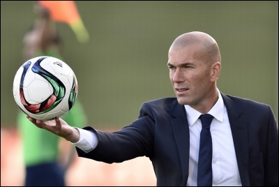 Zinedine Zidane est actuellement l'entraîneur du FC Barcelone.