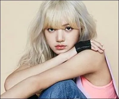 Quel âge a-t-elle ?