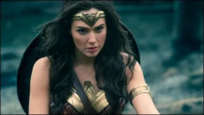 Quel pouvoir, parmi ces quatre-là, Wonder Woman ne possède-t-elle pas ?