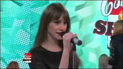 Jazmín, après avoir été amoureuse d'Arcade, de qui tombe-t-elle amoureuse ?
(indice : c'est une personne qui est dans le groupe Roller Band)