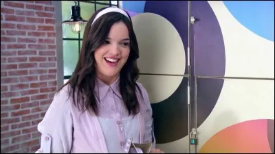 Delfina, au début de la série, elle ressentait des sentiments pour :