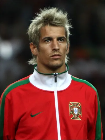 Dans quel club joue Fabio Coentrão ?