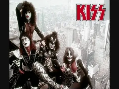 Le groupe Kiss est :