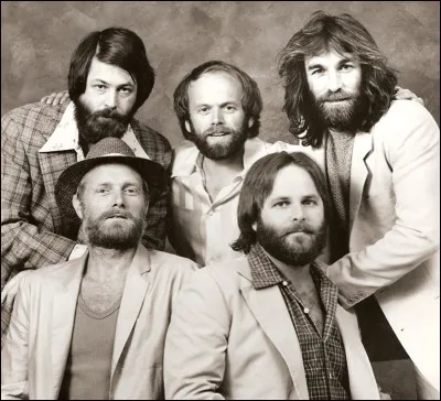 De quel groupe fait partie Ian Stewart ?