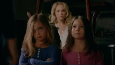 Qui est la vraie mère des jumelles d'Alaric ? (Question piège)