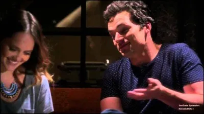 Ezra sortait avec une Nicole. Que lui est-il arrivé ?