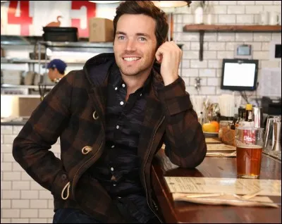 Un moment dans la saison 7, Ezra va partir quelque part.
Où et que va-t-il faire ?