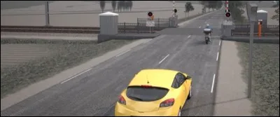 Puis-je dépasser le deux-roues sur la photo ci-dessus ?