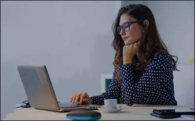 En ce moment, Clara travaille beaucoup !