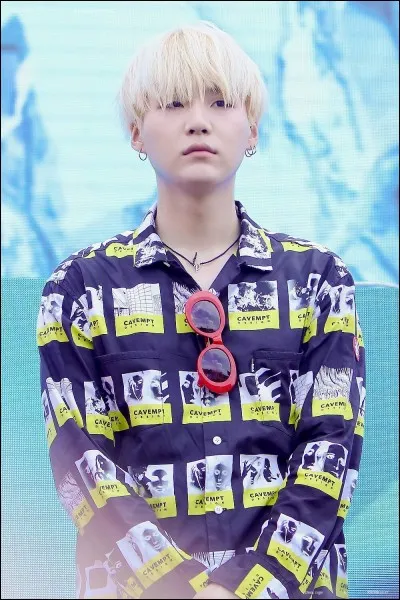 Comment s'appelle la chanson de Suga dans laquelle il parle de sa dépression ?