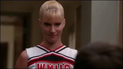 Qui a-t-elle aidé pour la déco de leur appartement ?